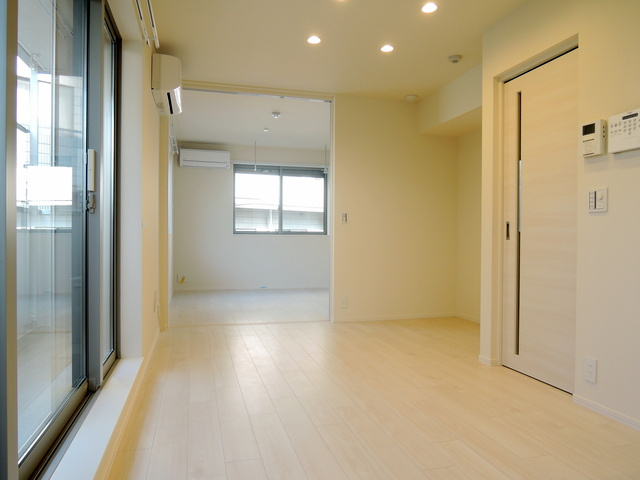 ＴＥＲＡＤＡ祐天寺マンションの居間・リビング|★明るいフローリングの角部屋です★