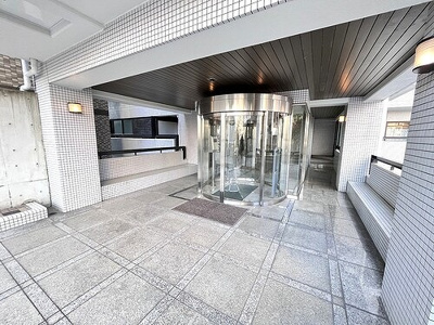 【エントランス】 | ライオンズマンション上町第２ | 落ち着いたエントランスです