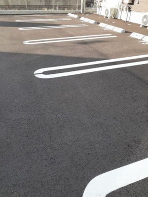 【駐車場】 | リヨン　Ｂ | 車をお持ちの方に嬉しい駐車場付きの物件です