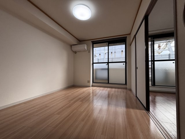 世田谷区喜多見６丁目の賃貸マンションの居間・リビング