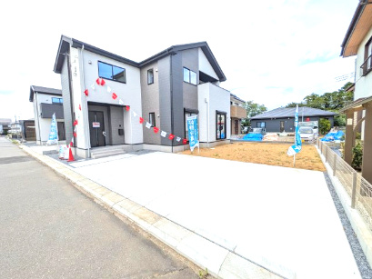つくば市南中妻　4期　新築戸建て　2号棟の前面道路含む現地写真|陽当たりや敷地の広さをご確認できます！
本日のご見学も可能です♪
お気軽にお電話またはお問い合わせください。