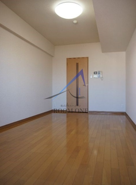 ルーブル学芸大学六番館の居間・リビング|洋室のお部屋です。