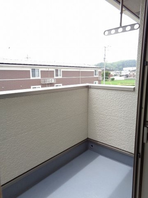 【バルコニー】 | ロイヤル　オークＢ | 落ち着いた時間を過ごせるバルコニーです