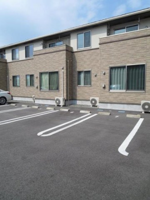 【駐車場】 | ロイヤル　オークＢ | 車をお持ちの方に嬉しい駐車場付きの物件です