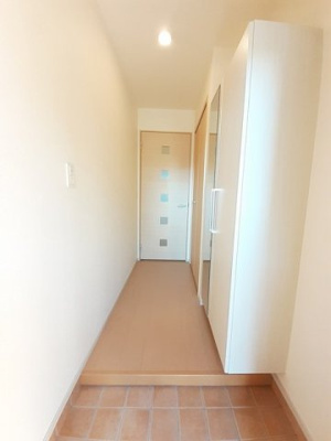 【玄関】 | ミルト住吉Ⅲ | 収納もある玄関です