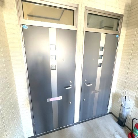 ヴァンベール中島のエントランス