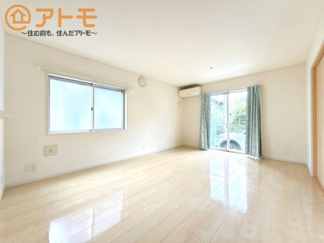【居間・リビング】 | 葵区北安東　中古戸建