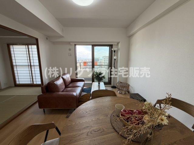 アクシス門真のダイニング|LDK12.2帖
■物件内覧・資金計画相談・住宅ローン相談、リフォーム相談、お問合せ受付中■
※当日・翌日のご内覧、ご相談はお電話でのお問合せがスムーズです！