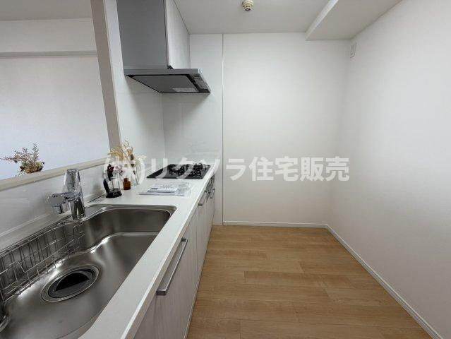 アクシス門真のキッチン|LDK12.2帖
■物件内覧・資金計画相談・住宅ローン相談、リフォーム相談、お問合せ受付中■
※当日・翌日のご内覧、ご相談はお電話でのお問合せがスムーズです！
