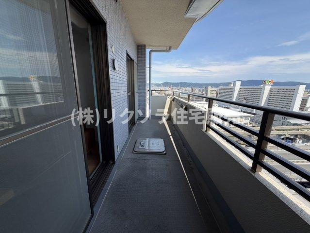 アクシス門真のバルコニー|南向きバルコニー
■物件内覧・資金計画相談・住宅ローン相談、リフォーム相談、お問合せ受付中■
※当日・翌日のご内覧、ご相談はお電話でのお問合せがスムーズです！