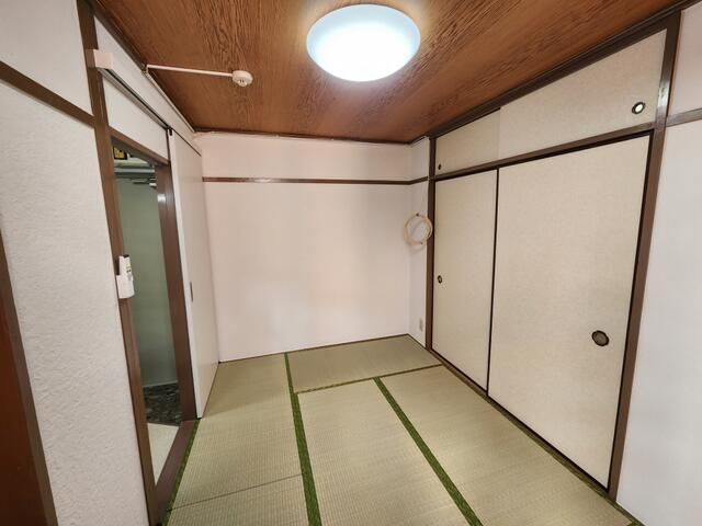 東洋花咲町ビルの居間・リビング