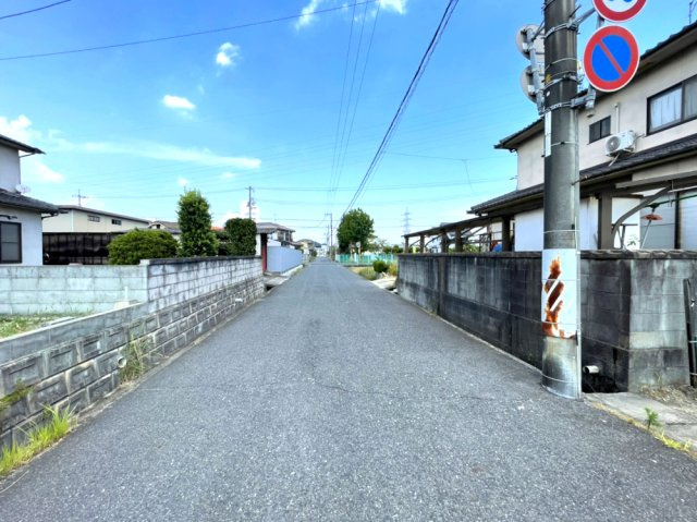 福山市山手町　土地の前面道路含む現地写真