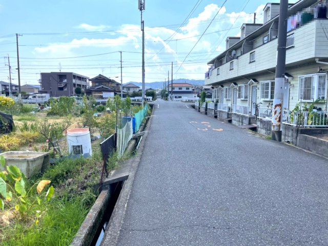 福山市山手町　土地の前面道路含む現地写真