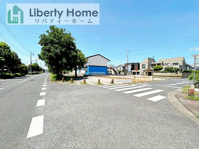 龍ケ崎市平台7期　新築戸建　2号棟の前面道路含む現地写真