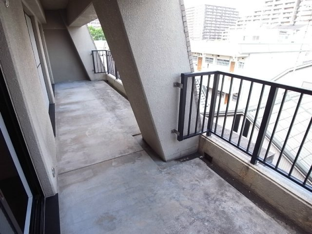 ケイズ本山のバルコニー