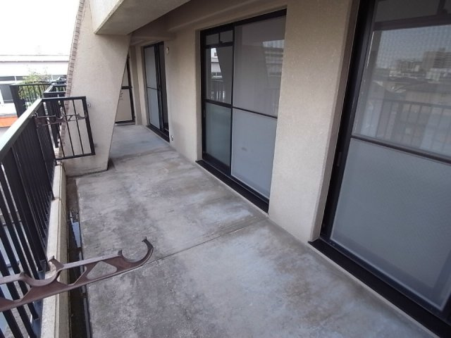 ケイズ本山のバルコニー