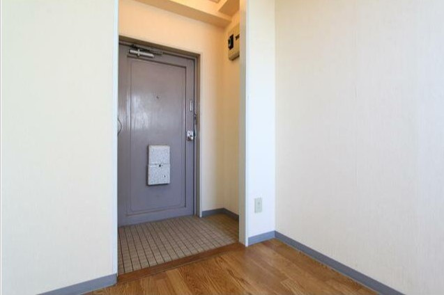 調布市布田３丁目の賃貸マンションの玄関