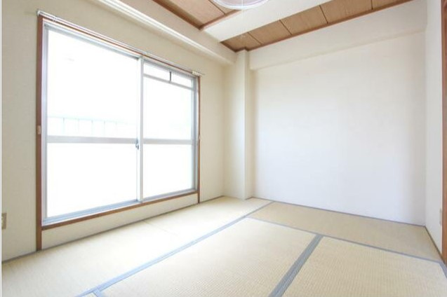 調布市布田３丁目の賃貸マンションの和室