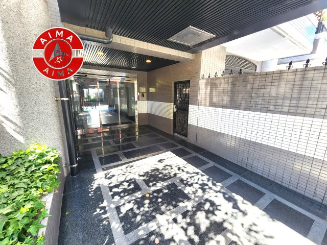 エステートマンション大濠フローレスのエントランス|ゆとりのあるエントランスです。