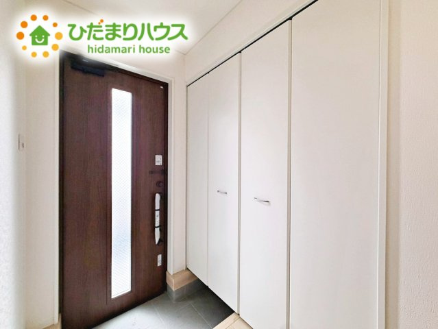 いわき市泉町第8　新築戸建の玄関|スニーカーマニアも納得の天井まであるシューズボックス!(^^)!