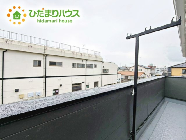 いわき市泉町第8　新築戸建のバルコニー|人気が高いインナーバルコニーを採用♪天候を気にせず洗濯物を干せ、紫外線も気にせずに済みます(*^^)v