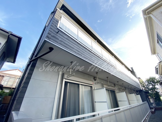 藤沢市亀井野のアパートの外観