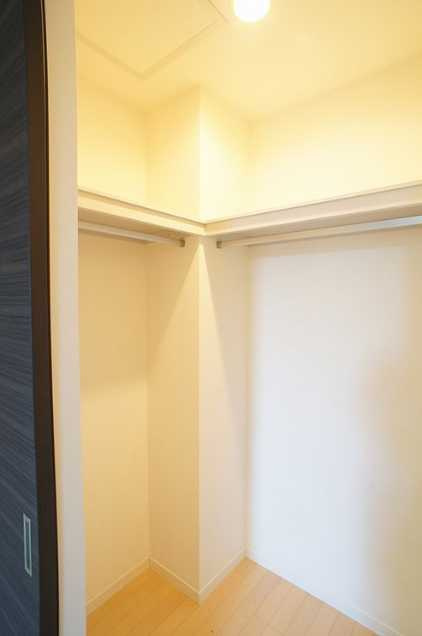 フォルトゥーナ　角部屋　ウォークインクロゼット　洋室広々12帖の収納