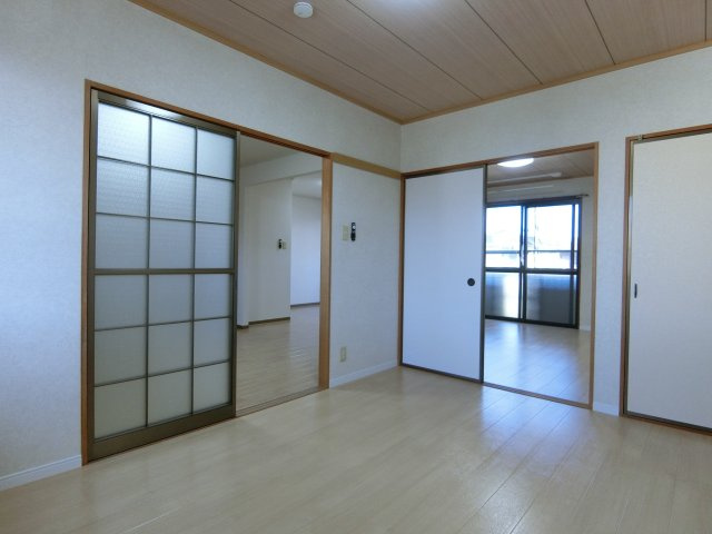 クレールパストラルA棟の洋室|イメージ203号室の写真（反転あり）