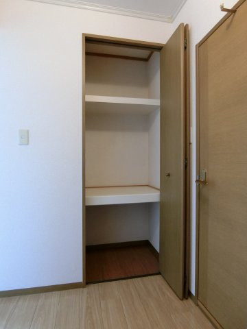 クレールパストラルA棟の収納|イメージ203号室の写真（反転あり）