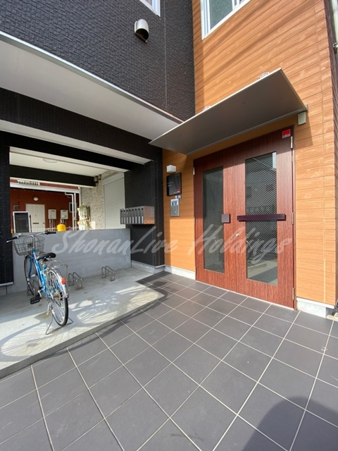 藤沢市善行坂１丁目のアパートのエントランス