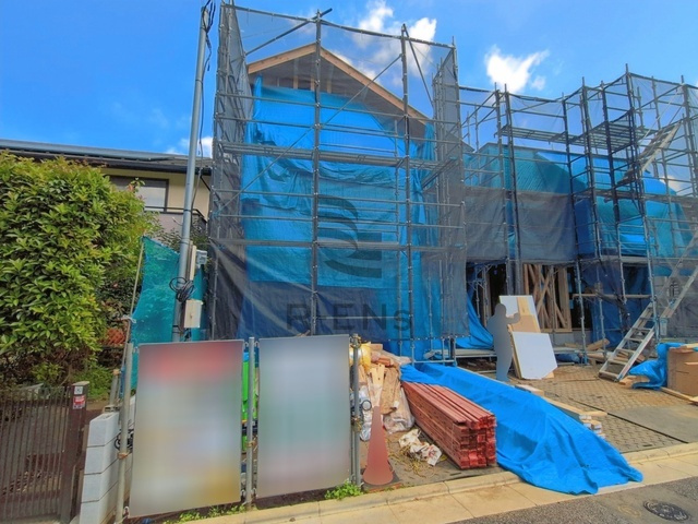 【外観】 | 練馬区下石神井２丁目　新築戸建て　１号棟 | 建築中