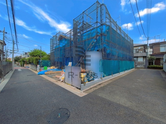 【前面道路含む現地写真】 | 練馬区下石神井２丁目　新築戸建て　１号棟 | 見通しもよく落ち着いた住宅街でゆったり過ごせる住環境です
