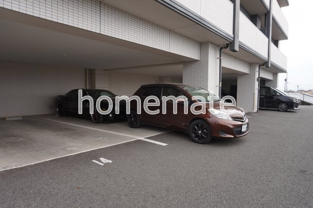 熊本市南区近見８丁目の賃貸マンションの駐車場
