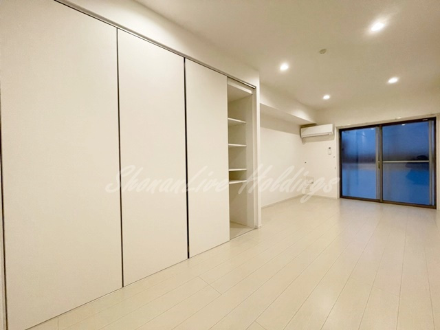 平塚市代官町の賃貸マンションの居間・リビング