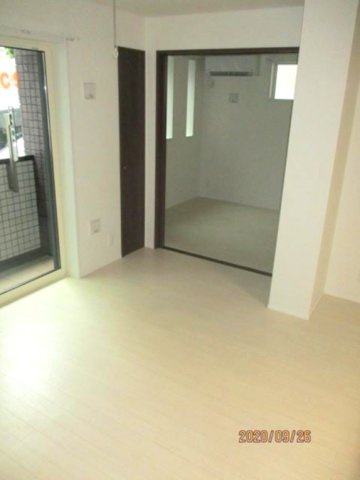 グランビューノ荏原の居間・リビング|同建物内、別のお部屋の参考写真になります。