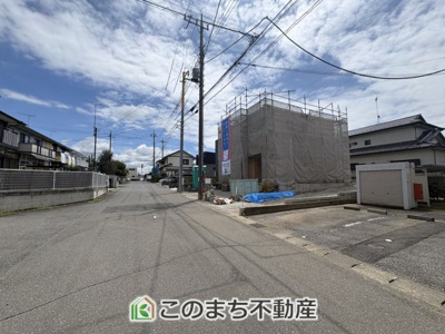 【前面道路含む現地写真】 | CRADLE GARDEN真岡市さくら　第2　1号棟 | 前面道路が広いので、陽当り・解放感◎になっております！
