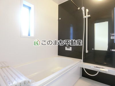 【浴室】 | CRADLE GARDEN真岡市さくら　第2　1号棟 | 同社施工物件写真。※建具やフローリング、その他仕様が異なる場合がございます。