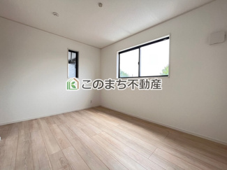 【洋室】 | CRADLE GARDEN真岡市さくら　第2　1号棟 | 同社施工物件写真。※建具やフローリング、その他仕様が異なる場合がございます。