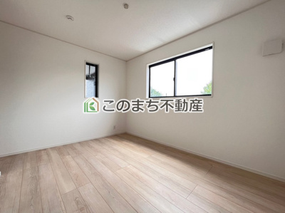 【洋室】 | CRADLE GARDEN真岡市さくら　第2　1号棟 | 同社施工物件写真。※建具やフローリング、その他仕様が異なる場合がございます。