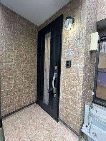 清水ヶ丘戸建ての玄関