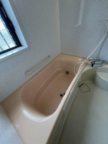 清水ヶ丘戸建ての浴室