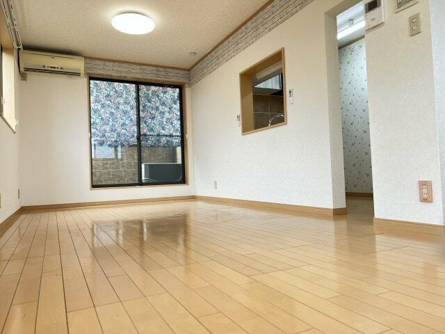 清水ヶ丘戸建ての居間・リビング