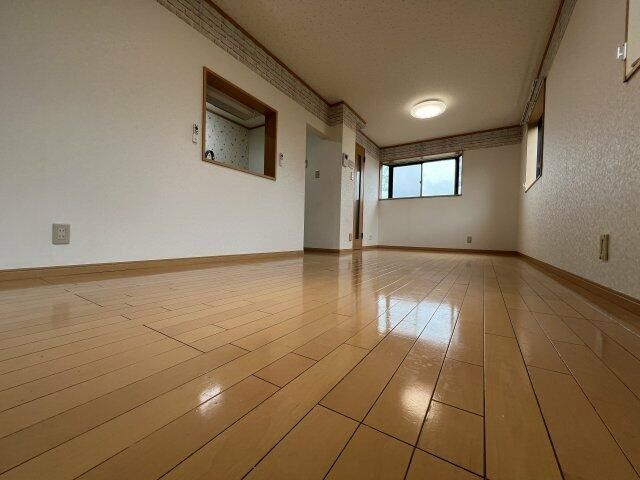 清水ヶ丘戸建ての居間・リビング