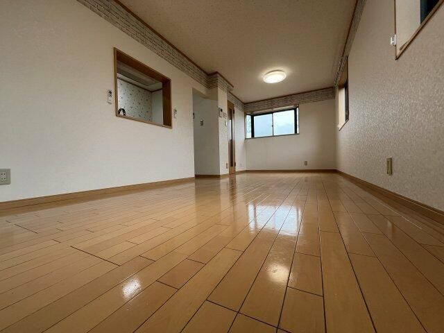 清水ヶ丘戸建ての居間・リビング