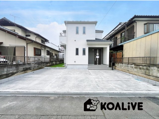【外観】 | 高崎市倉賀野町　新築住宅 | 完成済み！いつでも新生活を始めることができます。
開放感あるLDK！
陽当り、風通しも良い暖かな住まいです。
KOALIVE （コアライブ）【0120-919-727】