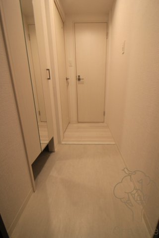エスリードレジデンス大阪福島フロントの玄関
