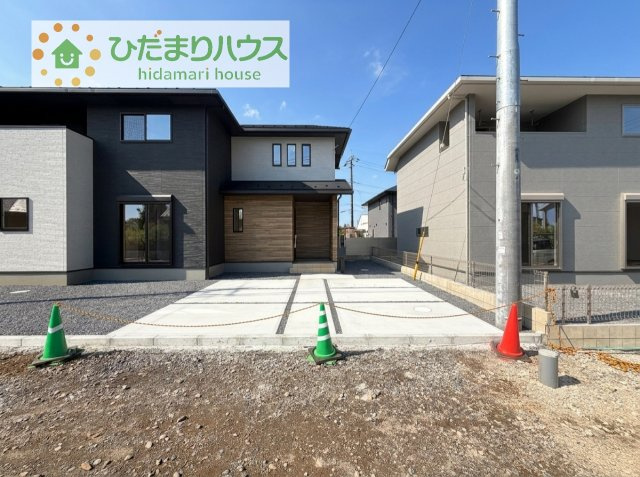 【駐車場】 | 阿見町荒川本郷第2期　新築戸建　2号棟 | マイホームなら駐車場代がかかりません！しかも、自宅の駐車場で洗車ができます！今までコイン洗車に行っていた手間も省けて、節約にもつながります(^^♪