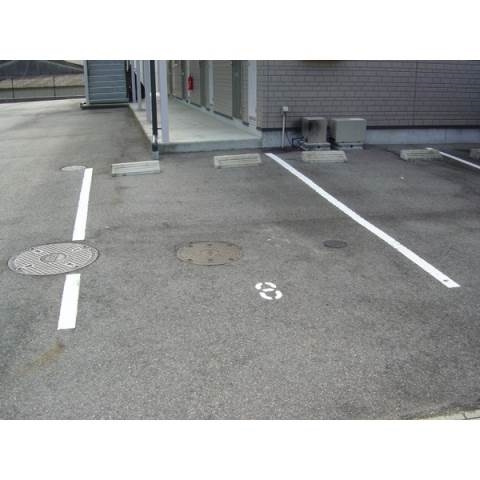 エミネンスの駐車場