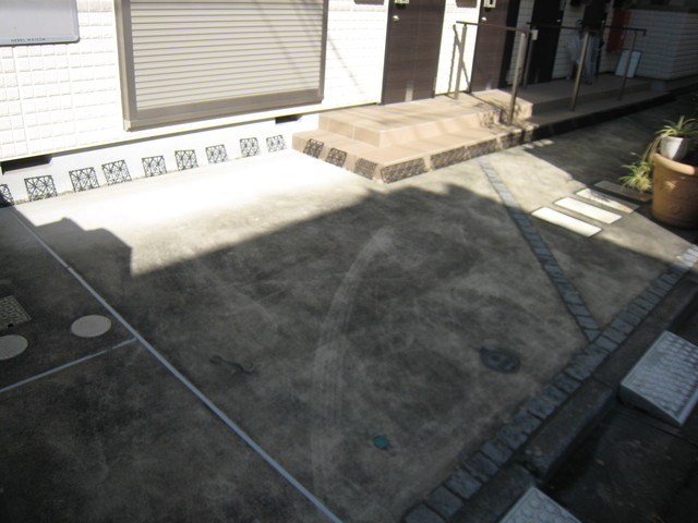 MAISON AKIKOのエントランス