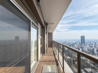 【バルコニー】 | プレミストタワー大阪新町ローレルコート | 【バルコニー】西向きのバルコニー！ワイドスパンの為、バルコニー広々です☆